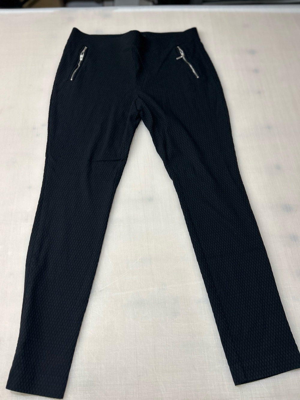 Womens Black Slim Textured Pants with Zipper Pockets women’s slim size 14